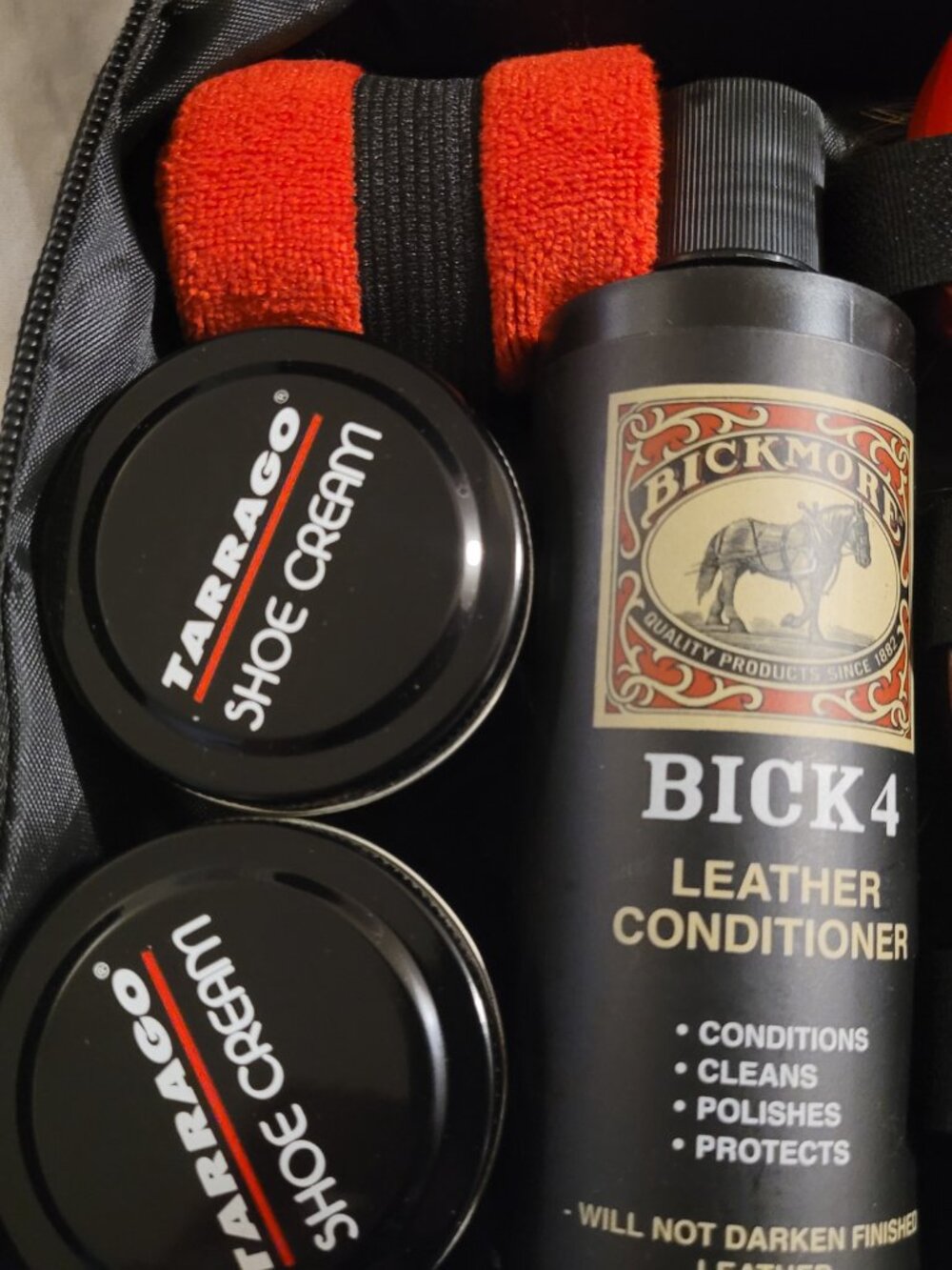 Bickmore Shoe Care / Shoe Shine Kit, Bick 4 Leather Conditioner, Travel Case - Picture 5 of 8